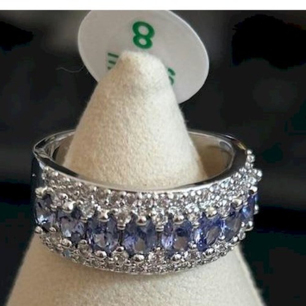 Elegant Silver and Blue Gemstone Ring